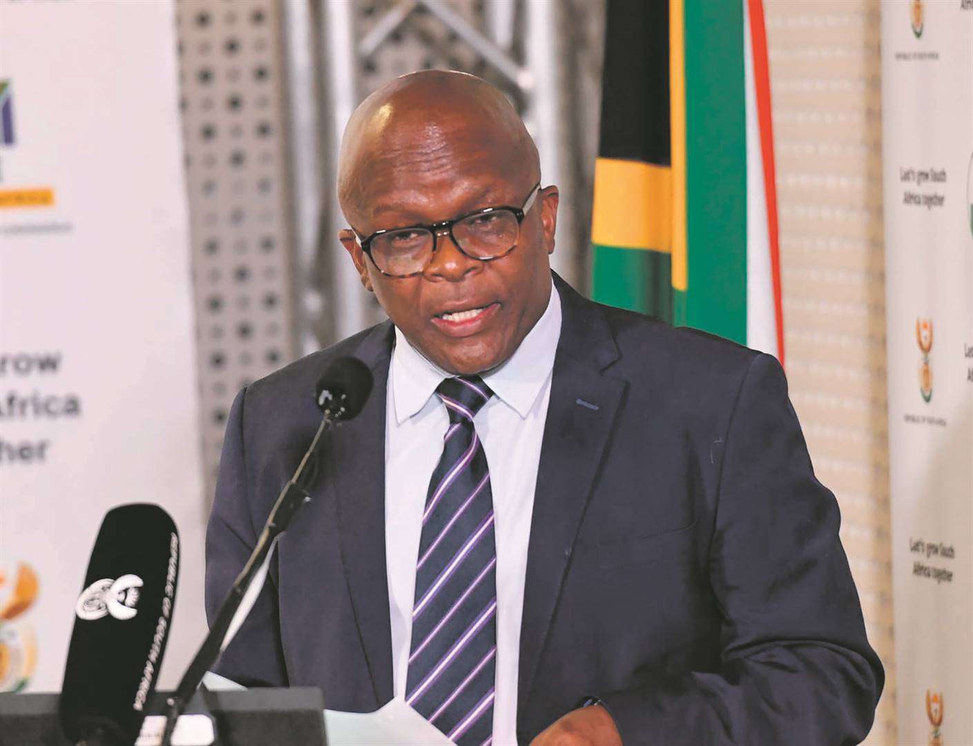 President Cyril Ramaphosa hands control of SSA to Minister Mondli Gungubele